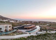 Magma Resort Santorini: Επανεισάγοντας μια σύγχρονη εκδοχή φιλοξενίας στο νησί