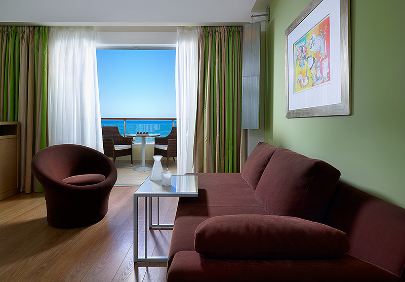 1. IMPERIAL WATER FRONT ROOM