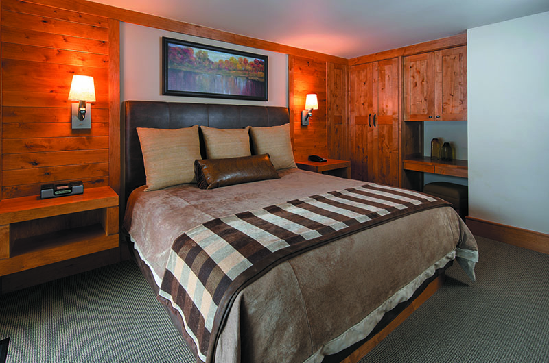 Lodge Village King - Bed