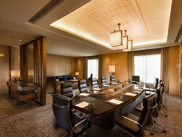 CN_boardroomview01_17_700x525_FitToBoxSmallDimension_Center