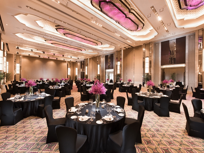 CN_grandball01_16_700x525_FitToBoxSmallDimension_Center