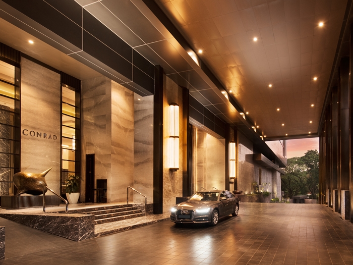 CN_mainporch_2_700x525_FitToBoxSmallDimension_Center