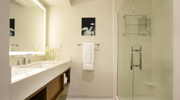 GI_cottagebathroom1_11_698x390_FitToBoxSmallDimension_Center