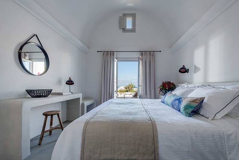 Santo Maris Oia Luxury Suites and Spa hotel in Santorini island
