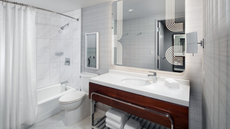 she1598gb-161579-Standard-Bathroom
