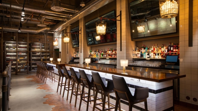 she1598re-174553-The-District-on-the-Bloc-Bar