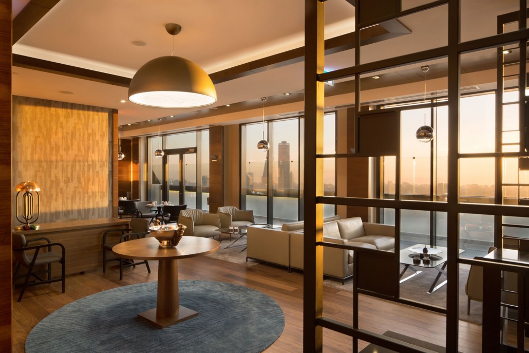 016-club-lounge-l_0328--1030x687