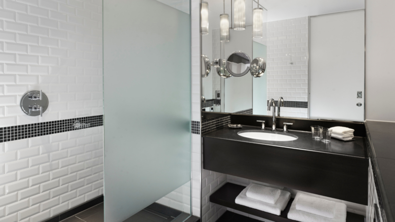 Bathroom-Sheraton-Park-Lane-Hotel-London-Piccadilly-Mayfair