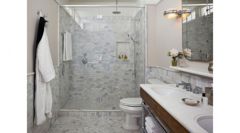 6_the_beekman_corner_suite_bath_1-1200x667