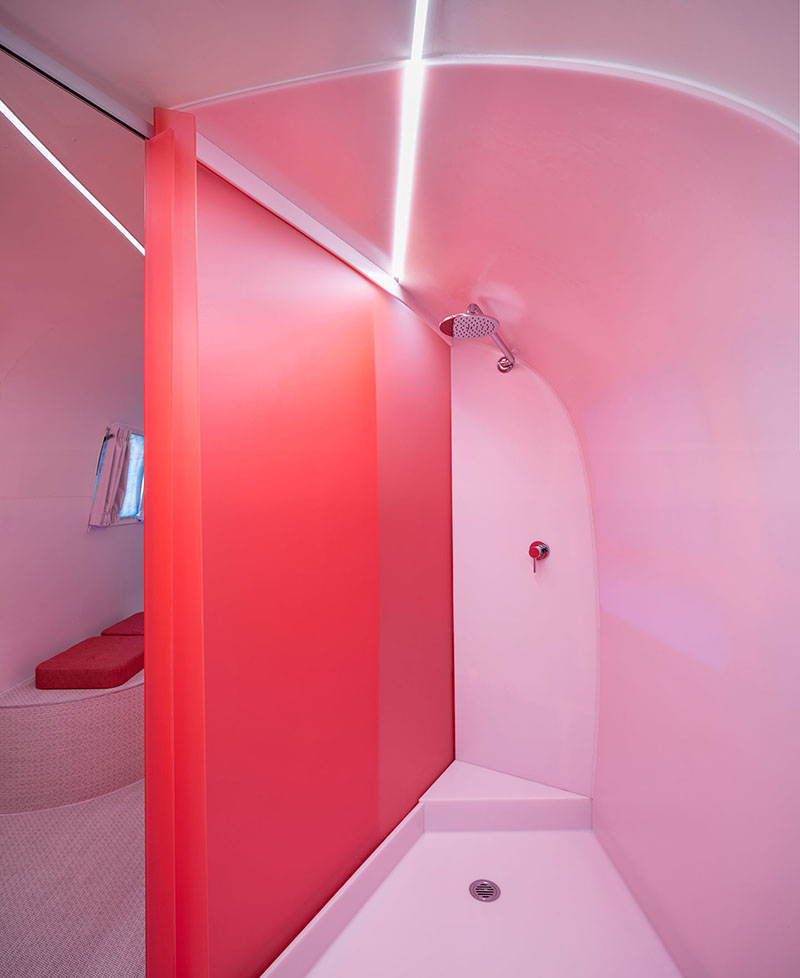 notel-melbourne-shower-lrg