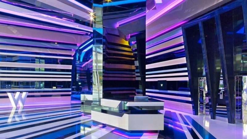 w-hotel-dubai-al-habtoor-city-hotel-in-dubai-w-sign