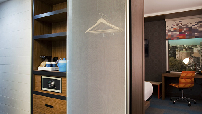 model-room-closet-drawers