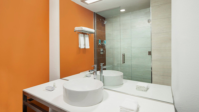 alf4324_guest_bathroom