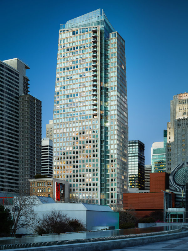 st-regis-exterior-dusk-content