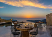 Το νέο 5άστερο ξενοδοχείο της Σαντορίνης