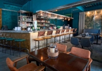 Σκηνικό εμπνευσμένο από την άγρια ζούγκλα στο Libro café στην Κύμη