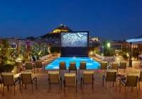 Το GB Pool του Ξενοδοχείου Μεγάλη Βρεταννία μετατρέπεται σε θερινό σινεμά