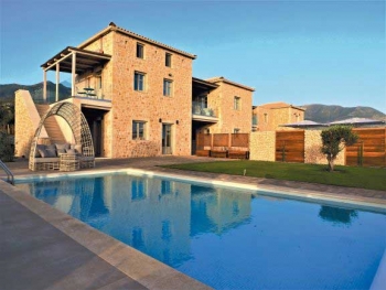 Katergo Luxury Villas: νέο κατάλυμα στην Στούπα Μεσσηνίας
