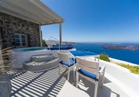 H EVERTY συνεχίζει τις επενδύσεις σε κορυφαίους προορισμούς με την αγορά του Iconic Santorini