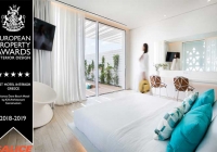 Mykonos Dove Beach Hotel: Μια μοναδική ιδέα που ενώνει την ιστορία της Μυκόνου, τους δεσμούς της με το ιερό νησί της Δήλου και τη σύγχρονη ελληνική ζωή