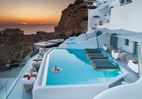 ASPA: Το υπόσκαφο εστιατόριο της Σαντορίνης