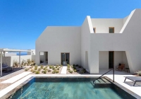 NOŪS Santorini, το μεγαλύτερο resort του νησιού άνοιξε τις πόρτες του