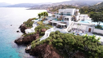 The Island Concept: Το Boutique Hotel στον Άγιο Νικόλαο Κρήτης που εστιάζει στο αληθινό περιεχόμενο της πολυτέλειας