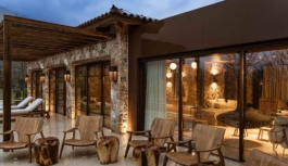 Με μια διεθνή διάκριση στον εσωτερικό σχεδιασμό, ξεκίνησε τη λειτουργία της η Hermea Grand Mountain Villa & Spa στο οροπέδιο του Φενεού Κορινθίας Με μια διεθνή διάκριση στον εσωτερικό σχεδιασμό, ξεκίνησε τη λειτουργία της η Hermea Grand Mountain Villa & Spa στο οροπέδιο του Φενεού Κορινθίας