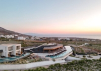Magma Resort Santorini: Επανεισάγοντας μια σύγχρονη εκδοχή φιλοξενίας στο νησί