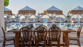 Pounda Resort Paros: Κυκλαδίτικη διαμονή ανάμεσα στην Πάρο και την Αντίπαρο